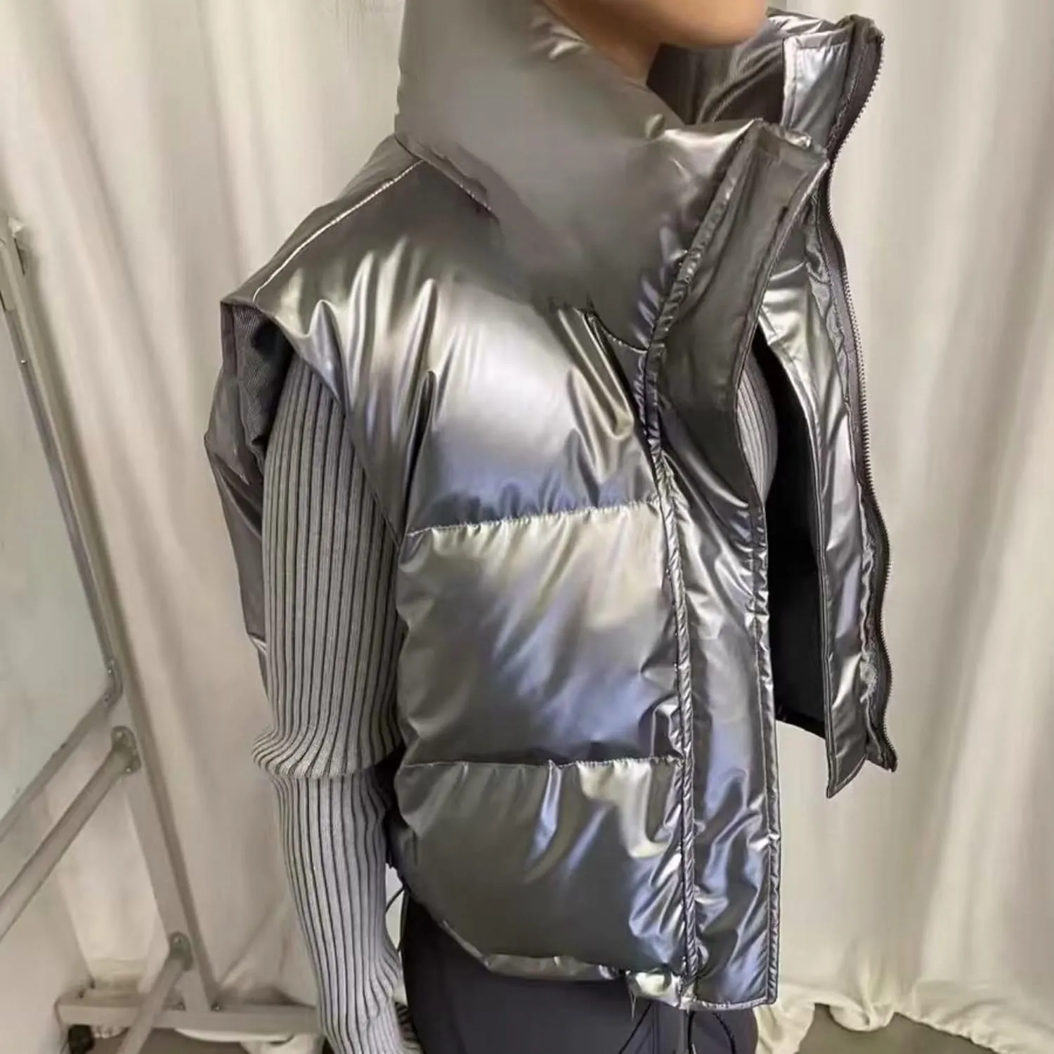 FindThy Womens Cropped Puffer Vest Shiny Metallic Stand Collar Sleeveless Winter Quilted Down Jacket Coat with Pockets