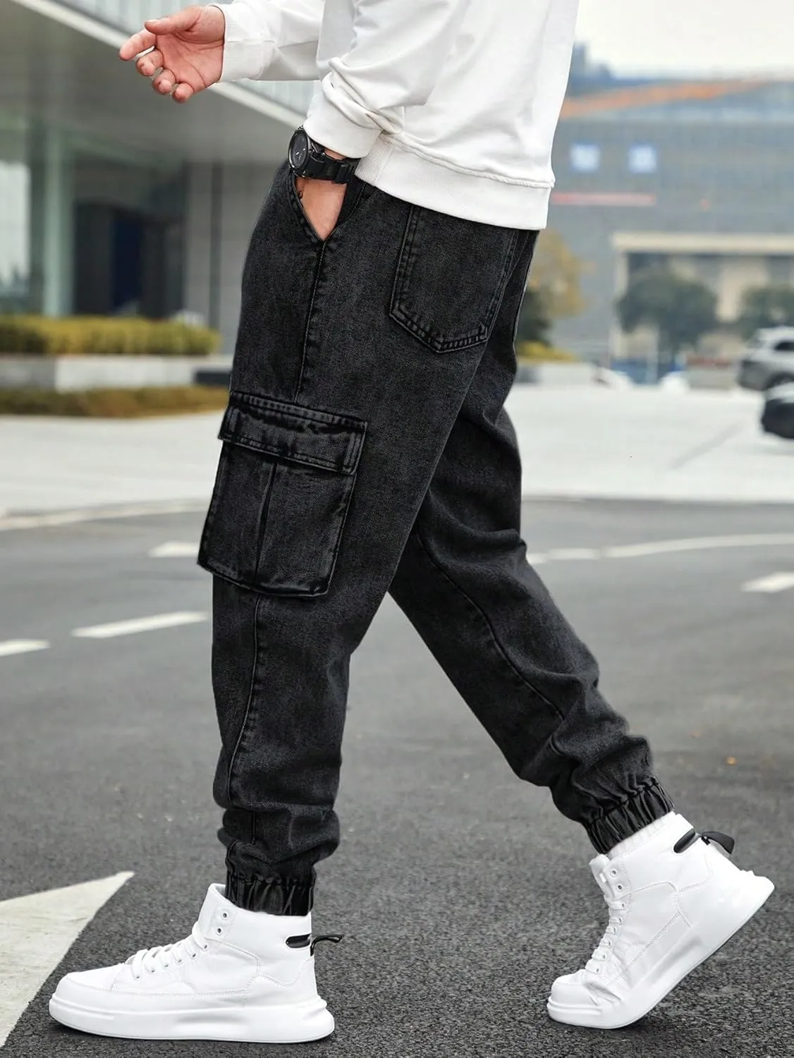 OYOANGLE Men's Drawstring Waist Flap Pocket Jogger Cargo Pants Carrot Denim Jeans with Pocket